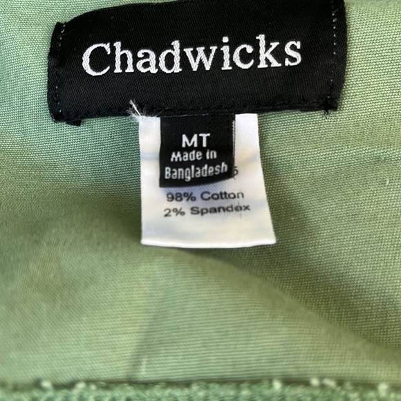 Chadwick’s M spring / fall Jacket features button and zipper placket - Picture 5 of 6